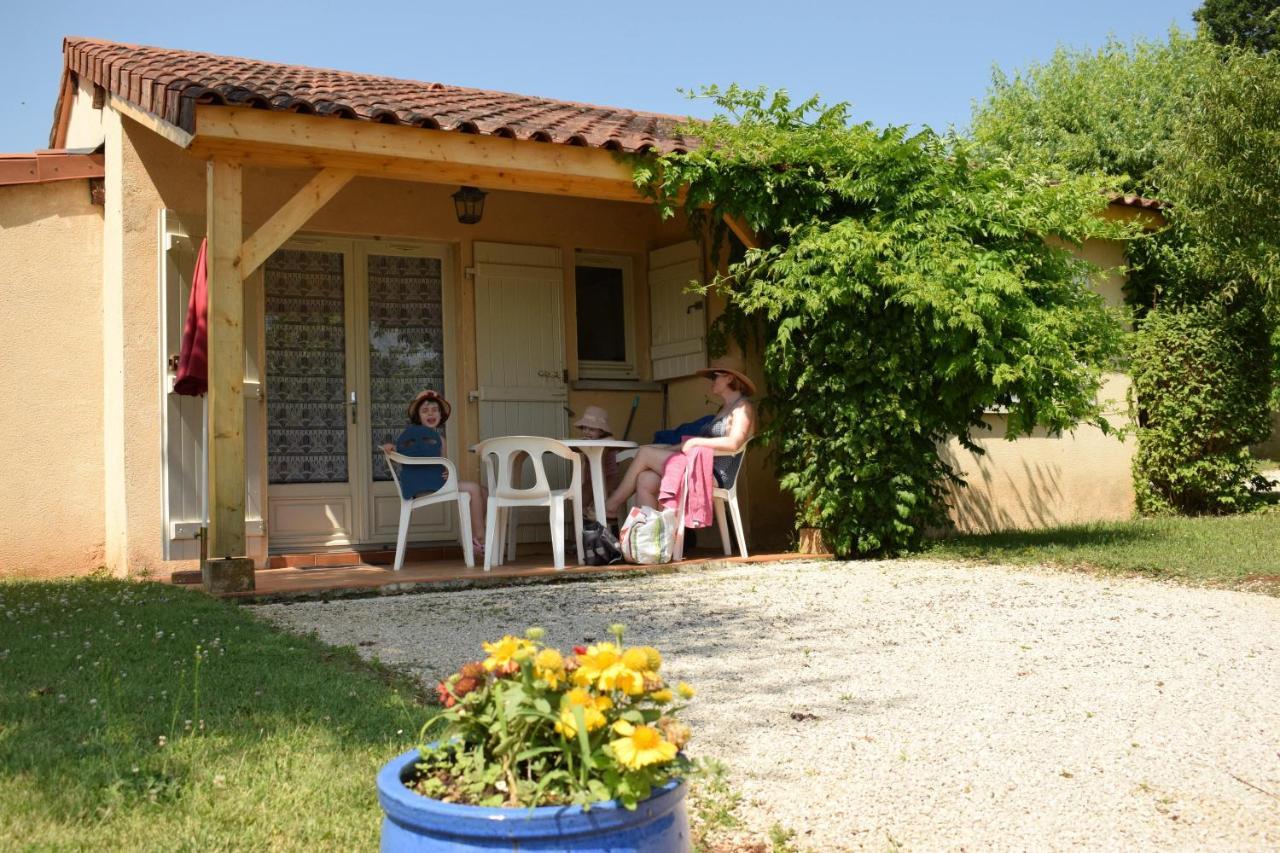 Village De Gites Le Chatenet Thonac Ngoại thất bức ảnh