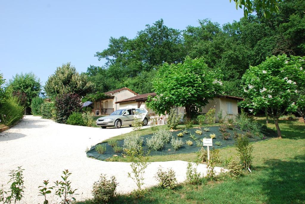 Village De Gites Le Chatenet Thonac Ngoại thất bức ảnh